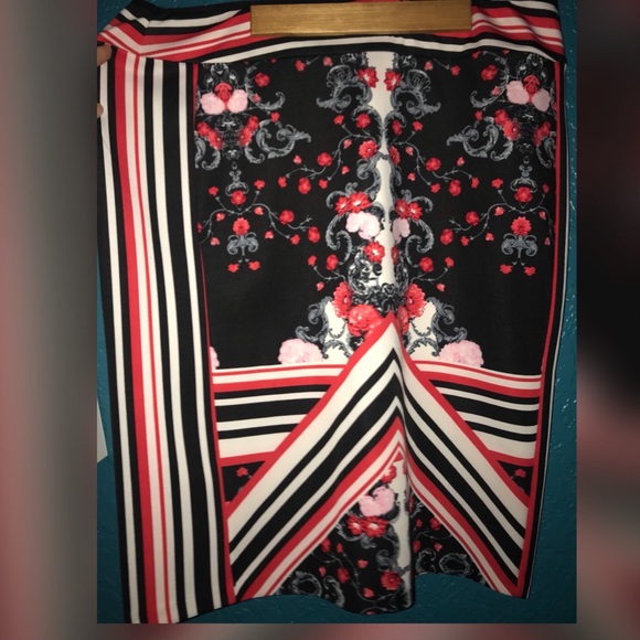 Pencil skirt - Picture 2 of 2